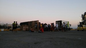 <p>Campamento de refugiados en el puerto del Pireo.</p>