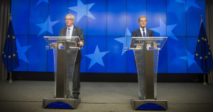 <p>Juncker y Tusk en la rueda de prensa posterior a la reunión informal de los 27 jefes de Estado o de Gobierno de la UE el pasado 29 de junio.</p>