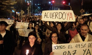 <p>Manifestación en Bogotá el jueves 6 de octubre para respaldar la paz y exigir celeridad en las nuevas negociaciones.</p>