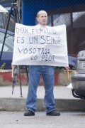 <p>Manisfestante en la Audiencia Nacional en San Fernando de Henares.</p>