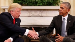 <p>Donald Trump y Barack Obama posan para los medios tras su primera reunión para el traspaso de la presidencia.</p>