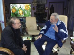 <p>El director de Le Monde Diplomatique Ignacio Ramonet junto a Fidel Castro en una de sus numerosas entrevistas</p>