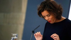 <p>La vicepresidenta del Gobierno, Soraya Sáenz de Santamaría, en una rueda de prensa.</p>