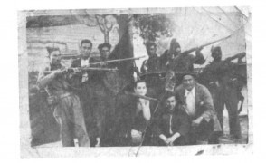 <p>Foto de la Escuadra Negra de Eirexalba, formada por falangistas de O Incio y Sarria, supuestos responsables del asesinato del médico 'O Pequeniño'.</p>