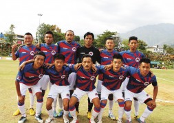 <p>Jugadores de la selección de Tíbet, antes de iniciar uno de sus partidos</p>