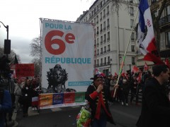 <p>Militantes de la Francia Insumisa se manifiestan en París el pasado sábado 18 de marzo.</p>