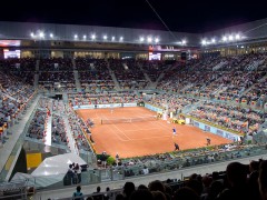 <p>Partido en la Caja Mágica entre Roger Federer y Feliciano López durante el Madrid Open 2011.</p>