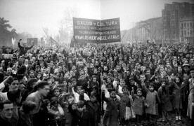 <p>Manifestación de los huérfanos de la Revolución de octubre de Asturias, en 1934.</p>