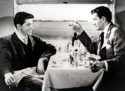 <p>Fotograma de <em>Extraños en un tren,</em> de Alfred Hitchcock (1951).</p>