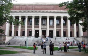 <p>La Widener Library de la Universidad de Harvard.</p>