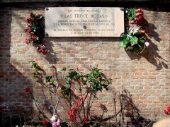 <p>Monumento a «Las Trece Rosas» en el Cementerio de la Almudena, Madrid (España).</p>