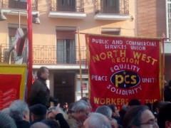 <p>Manifestación en Madrid, en 2018, por el aniversario de la matanza de los abogados de Atocha, a la que se sumó un sindicato británico.</p>