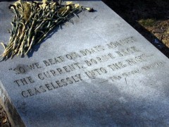 <p>Lápida de F. Scott Fitzgerald en Rockville, Maryland</p>