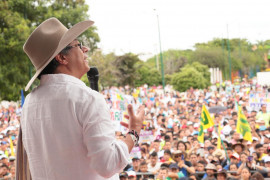 <p>Gustavo Petro, candidato a las elecciones colombianas, durante un acto de campaña en Yupal. 14 de mayo de 2018. </p>