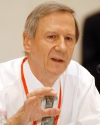 <p>Anthony Giddens. </p>