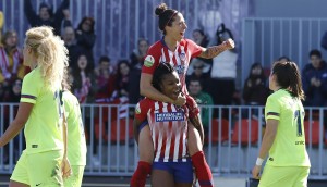 <p>Ludmila y Jenni celebrando el 2-0 contra el F.C. Barcelona.</p>