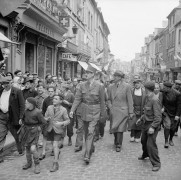 <p>El General de Gaulle en Bayeux, Francia, entre 1939 y 1945.</p>