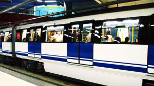 <p>Un vagón de metro en la estación de Ventura Rodríguez (línea 3, Madrid).</p>
