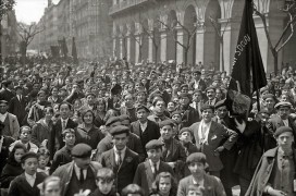<p>Manifestación sindical por las calles de San Sebastián, en 1922.</p>