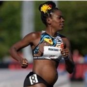<p>Alysia Montaño corriendo los 800 metros lisos embarazada de 4 meses en 2017.</p>