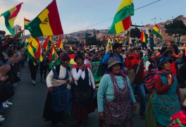 <p>El sector cocalero de los yungas se manifiesta en contra de Evo Morales en el sur de La Paz.</p>