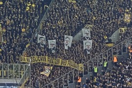 <p>Protestas de aficionados del Dortmund contra Dietmar Hopp.</p>