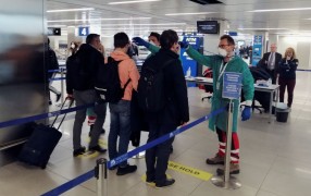 <p>Controles de temperatura el pasado 6 de febrero en el aeropuerto de Milán.</p>