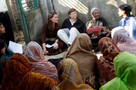 <p>Bill y Melinda Gates visitan un proyecto con Sir Fazle Abed en Bangladesh.</p>