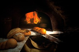 <p>Horno de pan de leña.</p>