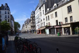<p>Rue du faubourg St Antoine (París) durante el confinamiento.</p>