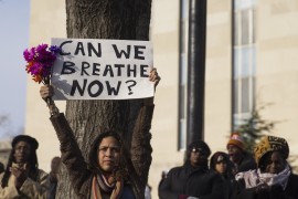 <p><em>Podemos respirar ahora? </em>Pancarta de la marcha 'Justicia para todos' (marzo 2020)</p>
