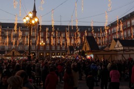 <p>Mercado navideño, en la Plaza Mayor de Madrid. </p>