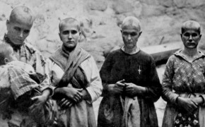 <p>Cuatro mujeres de Oropesa (Toledo) rapadas durante la Guerra Civil.</p>