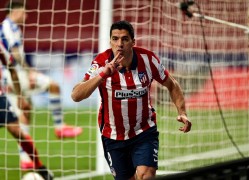 <p>Luis Suárez celebra el gol.</p>