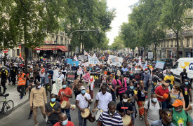 <p>Marcha contra el racismo y la violencia policial en París (Francia) el pasado mes de marzo.</p>