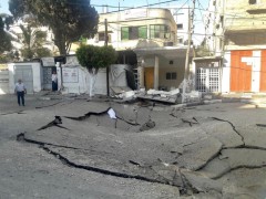 <p>Los bombardeos israelíes han dañado parte de la clínica de la ONG Médicos Sin Frontera en Gaza.</p>