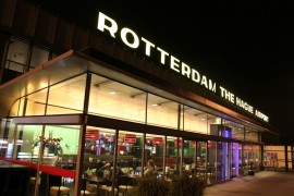 <p>Cafetería en el aeropuerto de Róterdam-La Haya.</p>