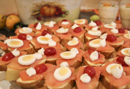 <p>Canapes.</p>