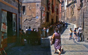 <p>Colas para votar en Toledo durante las elecciones generales de 1977. </p>