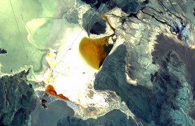 <p>Minería de litio en el Salar del Hombre Muerto (Argentina). / <strong>Coordenação-Geral de Observação da Terra/INPE</strong></p>