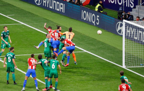 <p>Felipe anotó el gol de la victoria cabeceando un centro de Carrasco.</p>