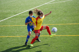 <p>Claudia Gómez Villagra jugando en el Club Internacional de la Amistad.</p>