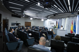 <p>Rueda de prensa posterior al Consejo de Ministros donde se aprobó el uso obligatorio de la mascarilla en exteriores.</p>