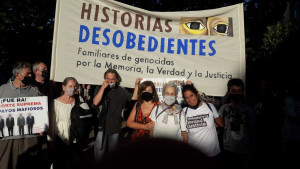 <p>El colectivo Historias Desobedientes Argentina, en una marcha por la memoria.</p>