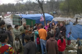 <p>Delegados de la ONU, durante una visita a campamentos de romaníes chiricli en Crimea, en 2014.</p>