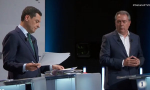 <p>Juanma Moreno (PP) y Juan Espadas (PSOE) en el debate entre candidatos a la presidencia de la Junta de Andalucía organizado por TVE.</p>