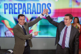 <p>Juanma Moreno y Alberto Nuñez Feijóo celebran los resultados electorales en Andalucía.</p>