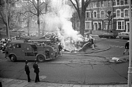 <p>Montones de basura en llamas en 1979, durante el conocido como “Invierno del descontento” en Reino Unido.</p>