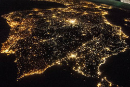 <p>Imagen nocturna de la Península Ibérica realizada desde el espacio. </p>