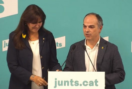 <p>Laura Borràs, presidenta de JxC, y Jordi Turull, su secretario general, anuncian los resultados de la consulta sobre la salida del Govern</p>